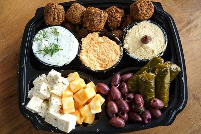 Medi Gusto Platter (For 10 People).